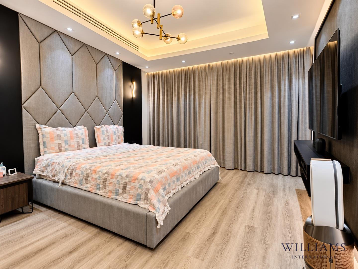 EXCEPTIONAL LOCATION | CORNER | HUGE 7787 PLOT