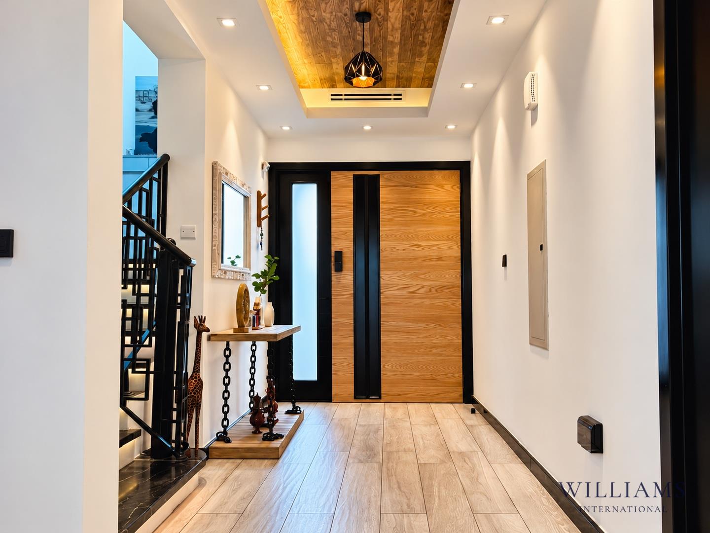 EXCEPTIONAL LOCATION | CORNER | HUGE 7787 PLOT