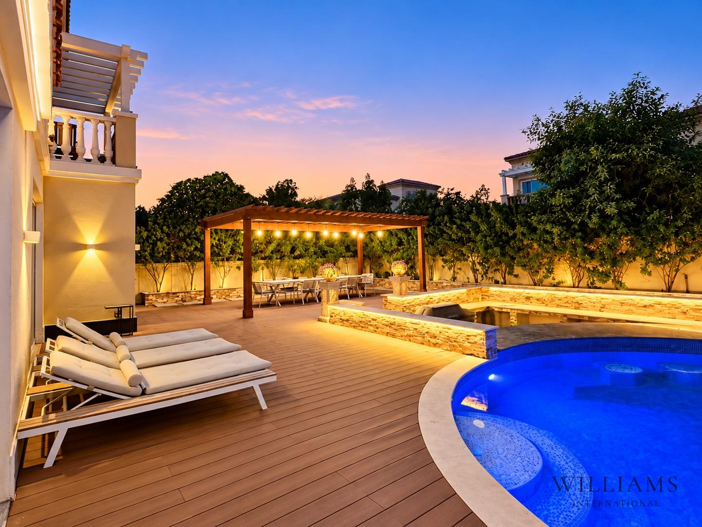EXCEPTIONAL LOCATION | CORNER | HUGE 7787 PLOT