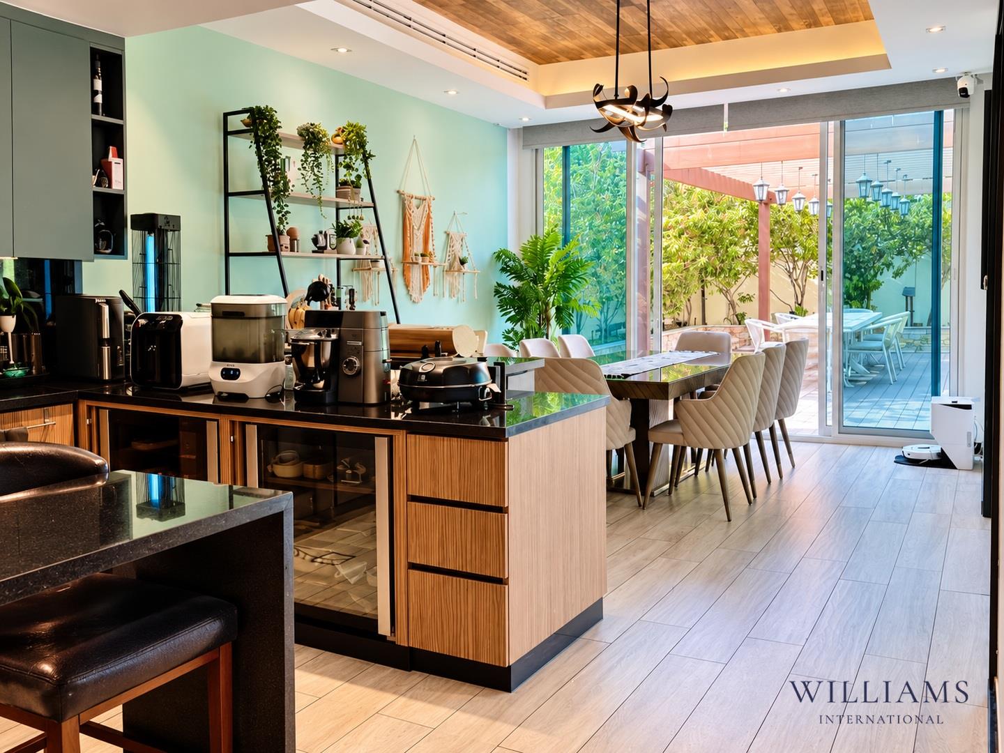 EXCEPTIONAL LOCATION | CORNER | HUGE 7787 PLOT