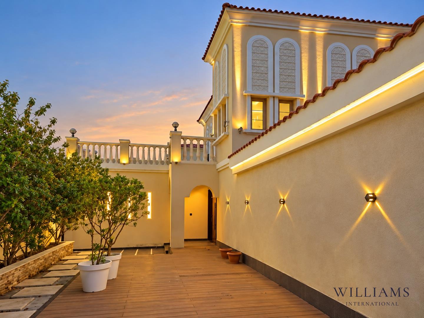 EXCEPTIONAL LOCATION | CORNER | HUGE 7787 PLOT