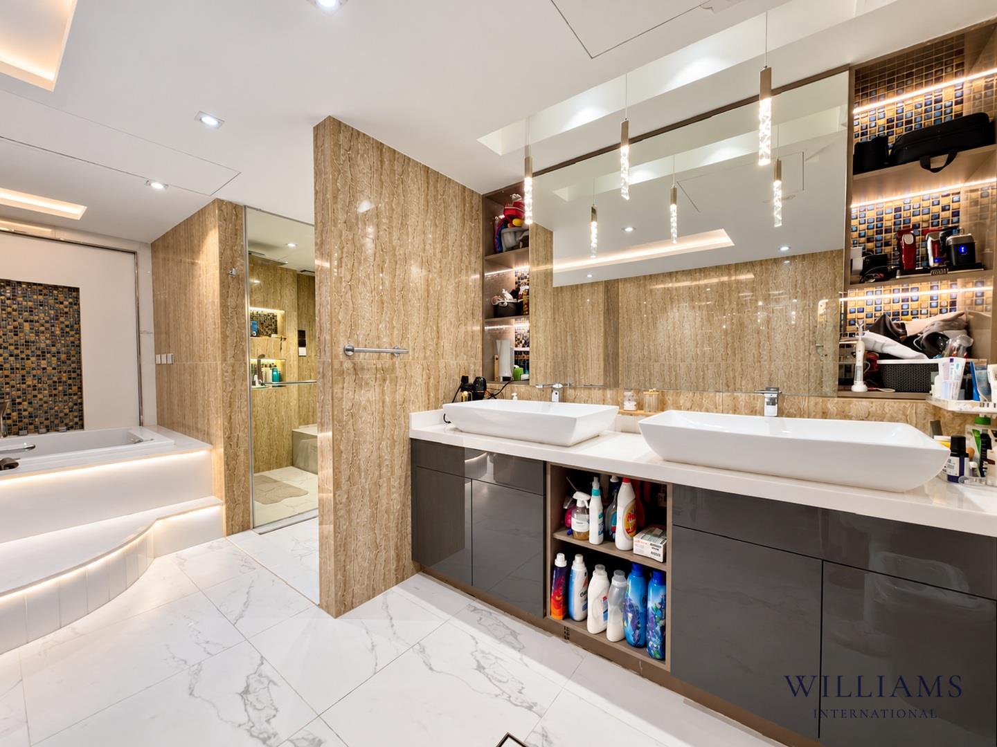 EXCEPTIONAL LOCATION | CORNER | HUGE 7787 PLOT