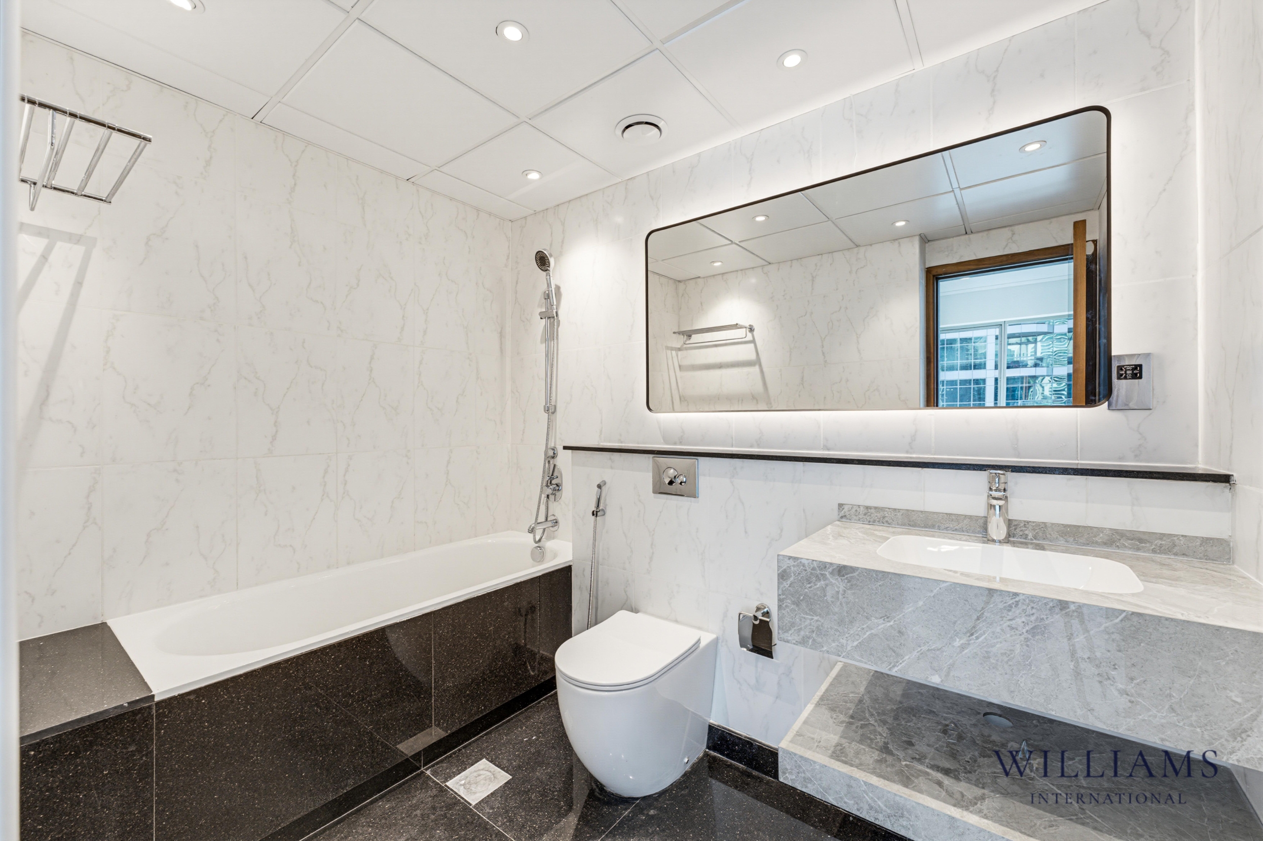 PANORAMIC FULL MARINA VIEW | UPGRADED 2 BED