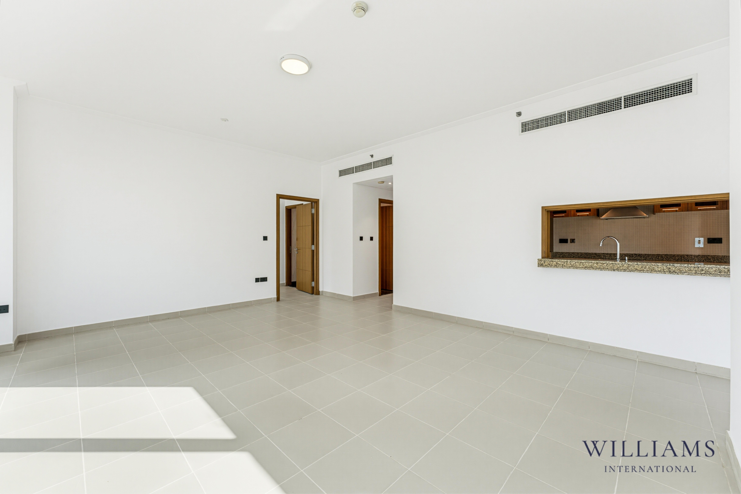 PANORAMIC FULL MARINA VIEW | UPGRADED 2 BED
