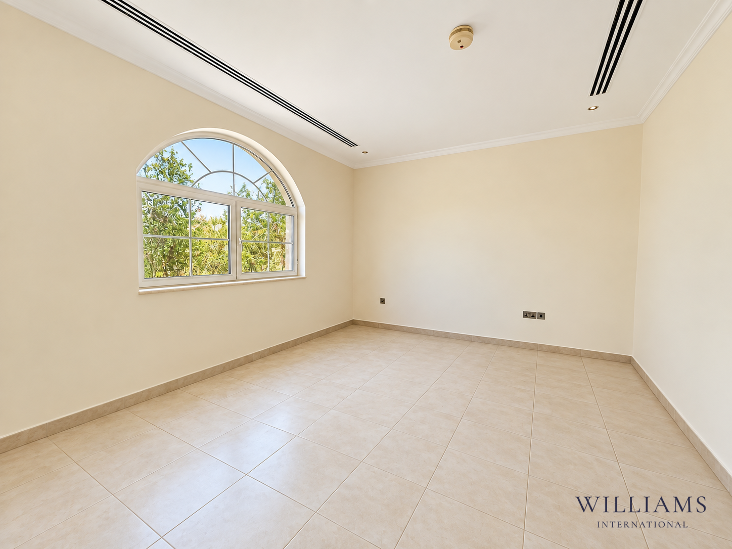 4 BED LARGE | AMAZING LOCATION | DISTRICT 4