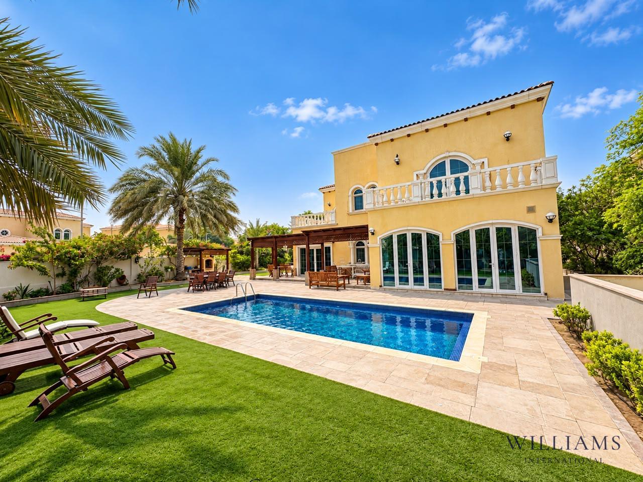 ONE OF A KIND | 5 BED | HUGE 11,816 SQ.FT PLOT