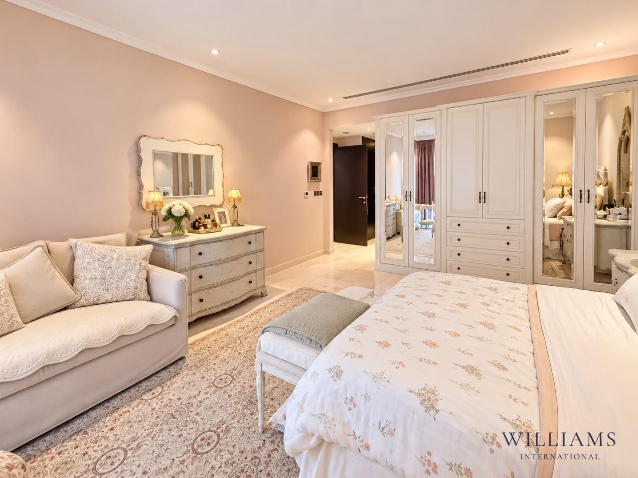 ONE OF A KIND | 5 BED | HUGE 11,816 SQ.FT PLOT