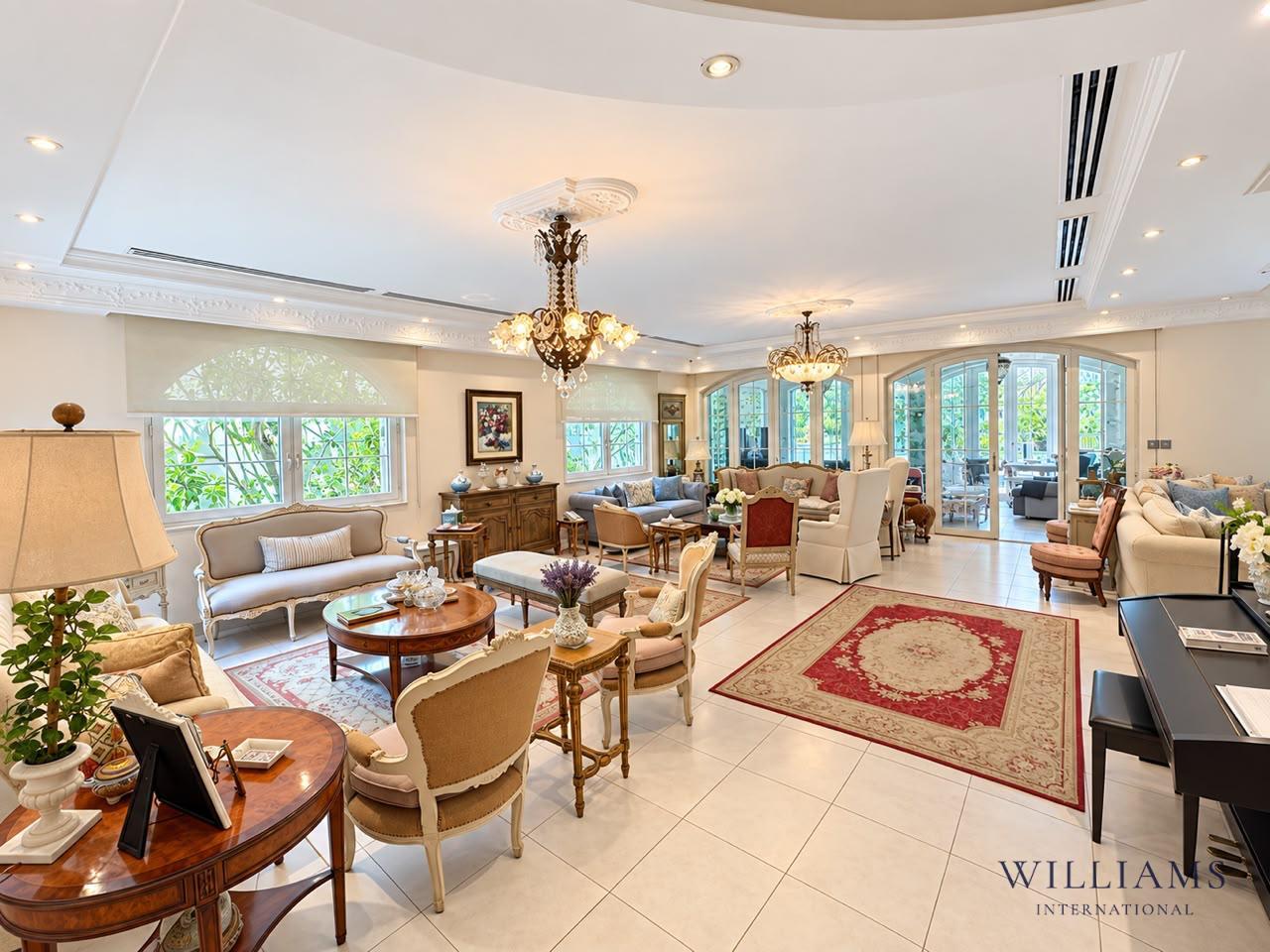 ONE OF A KIND | 5 BED | HUGE 11,816 SQ.FT PLOT
