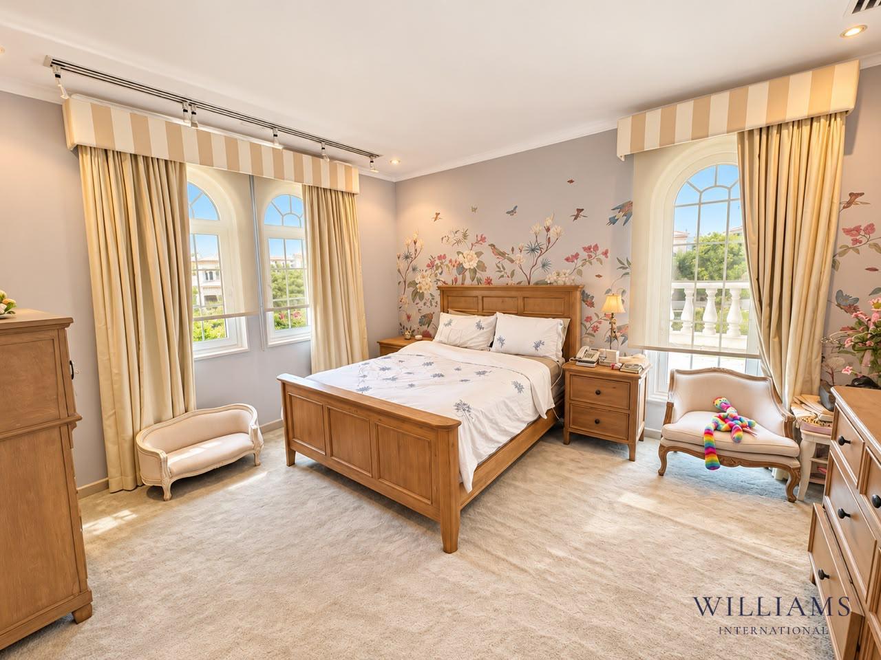 ONE OF A KIND | 5 BED | HUGE 11,816 SQ.FT PLOT