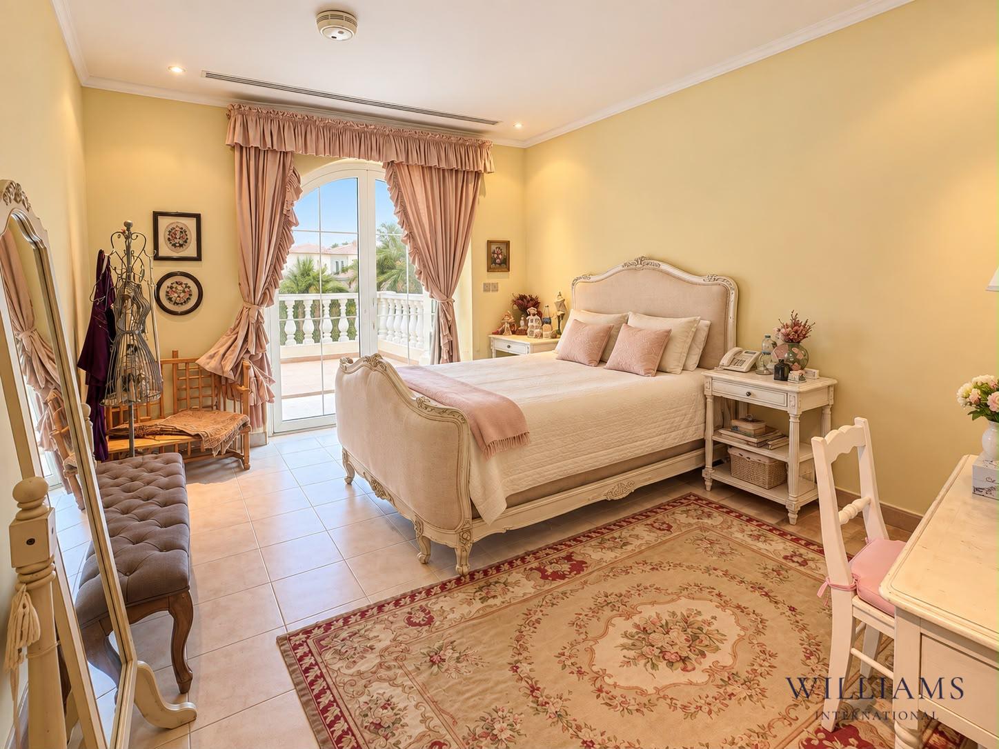 ONE OF A KIND | 5 BED | HUGE 11,816 SQ.FT PLOT