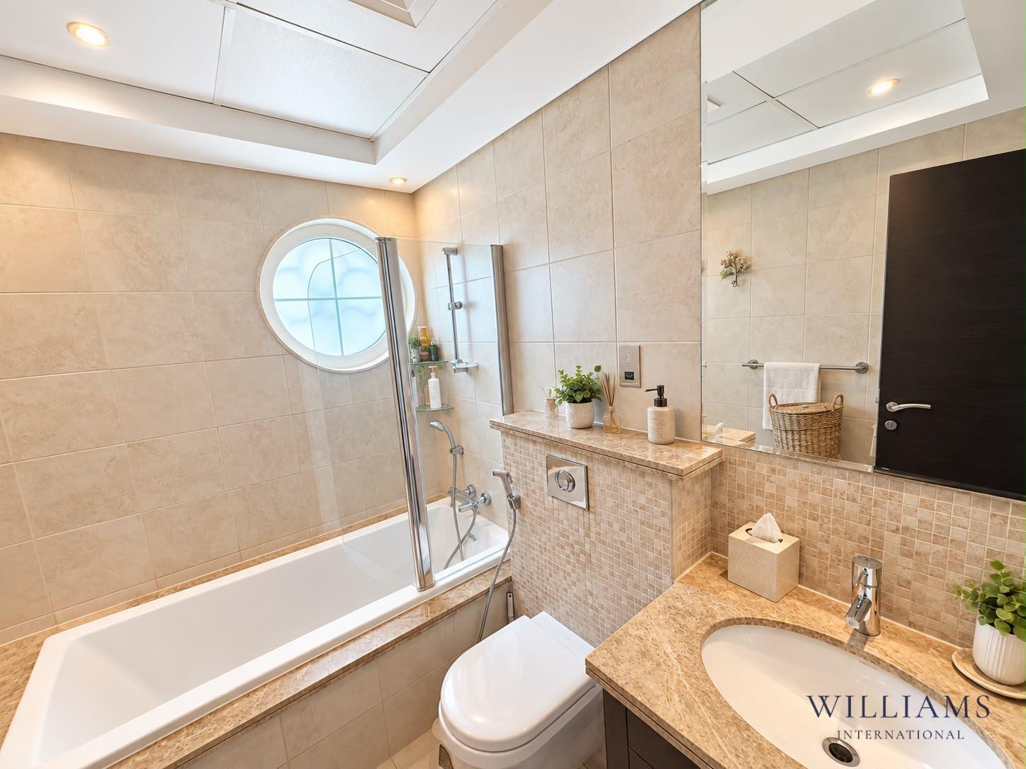 ONE OF A KIND | 5 BED | HUGE 11,816 SQ.FT PLOT