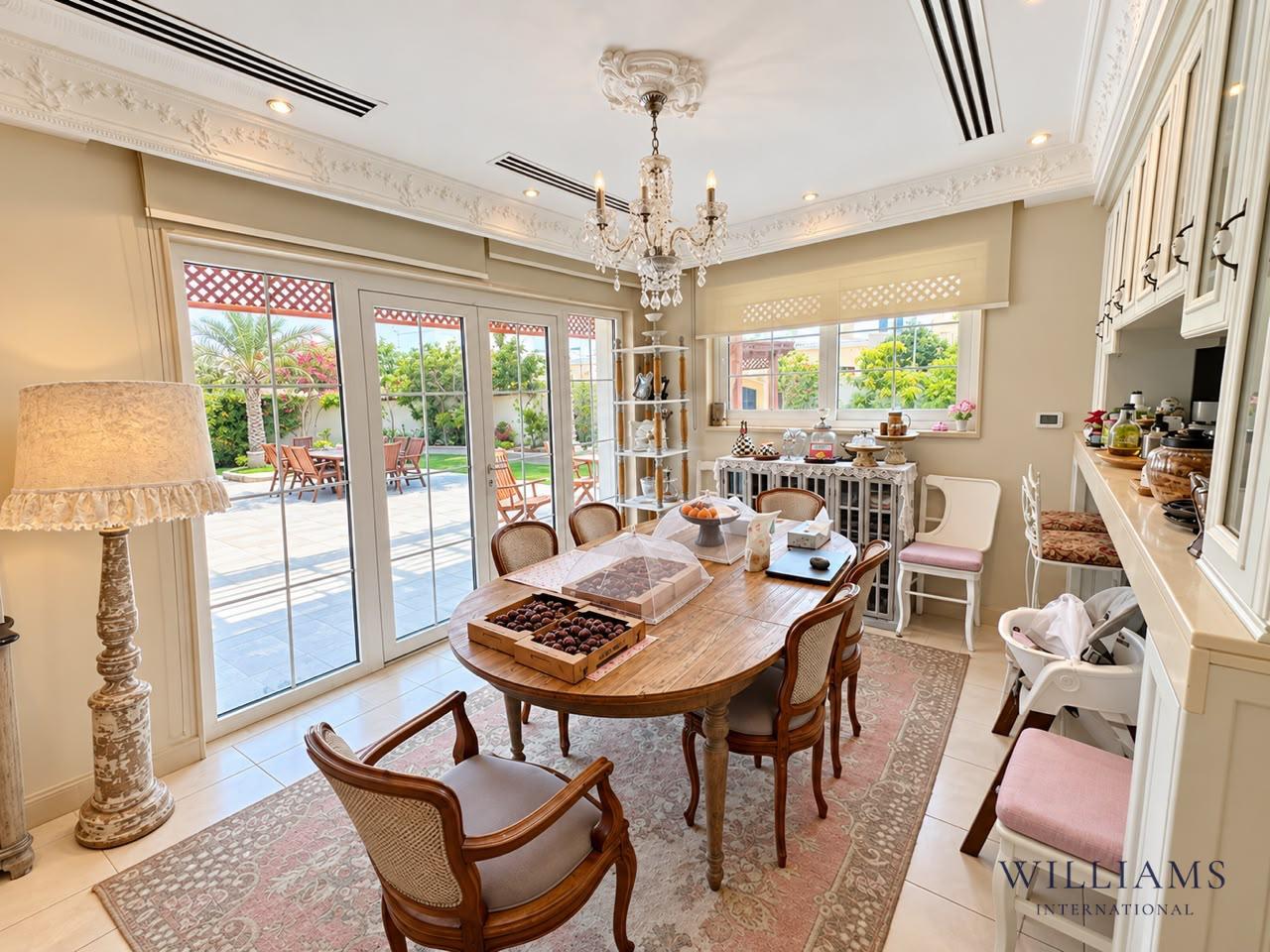 ONE OF A KIND | 5 BED | HUGE 11,816 SQ.FT PLOT